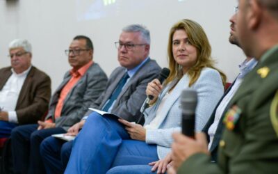 “NO MÁS CÁRCELES, MÁS RESOCIALIZACIÓN”, UNA DE LAS CONCLUSIONES DEL FORO HACINAMIENTO CARCELARIO Y SEGURIDAD CIUDADANA PROMOVIDO POR LA CONGRESISTA CALDENSE JUANA CAROLINA.